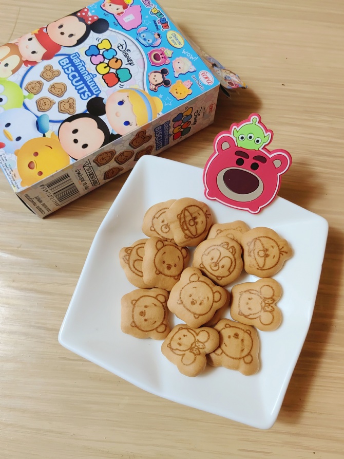 S126 Disney Tsum Tsum 可爱文具夹～还有好吃的牛奶饼干哟～