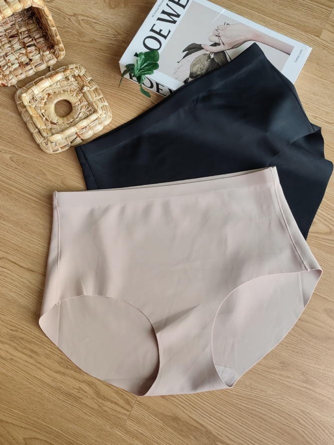 G1269 必Get✔️单品！奶皮无痕收腹内裤