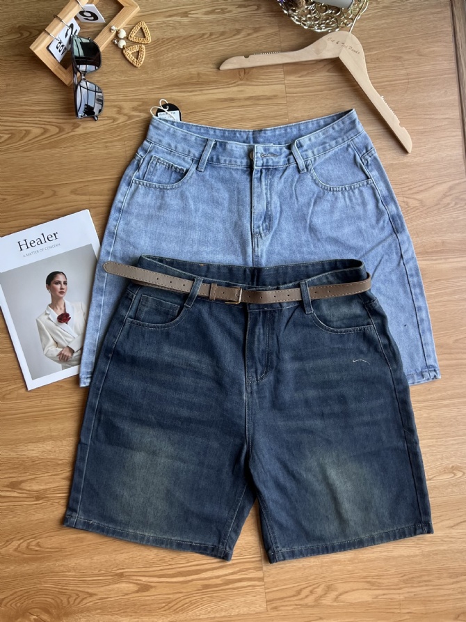 TH1058 穿了很显腿直的四分牛仔裤👖长度不短不长刚刚好～